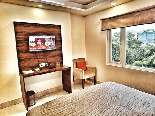 Deluxe Room 3