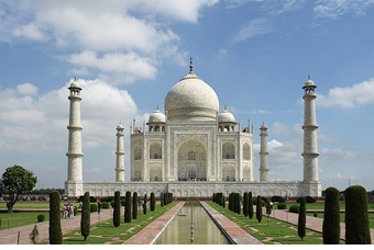 AC Dzire taxi for Delhi–Agra day tour