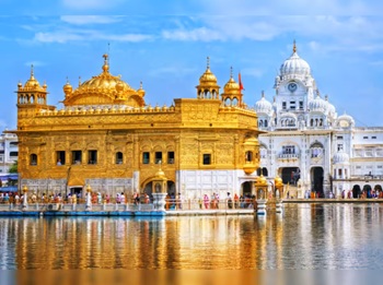 Delhi to Amritsar 2-day itinerary — Golden Temple, Wagah, food & travel tips