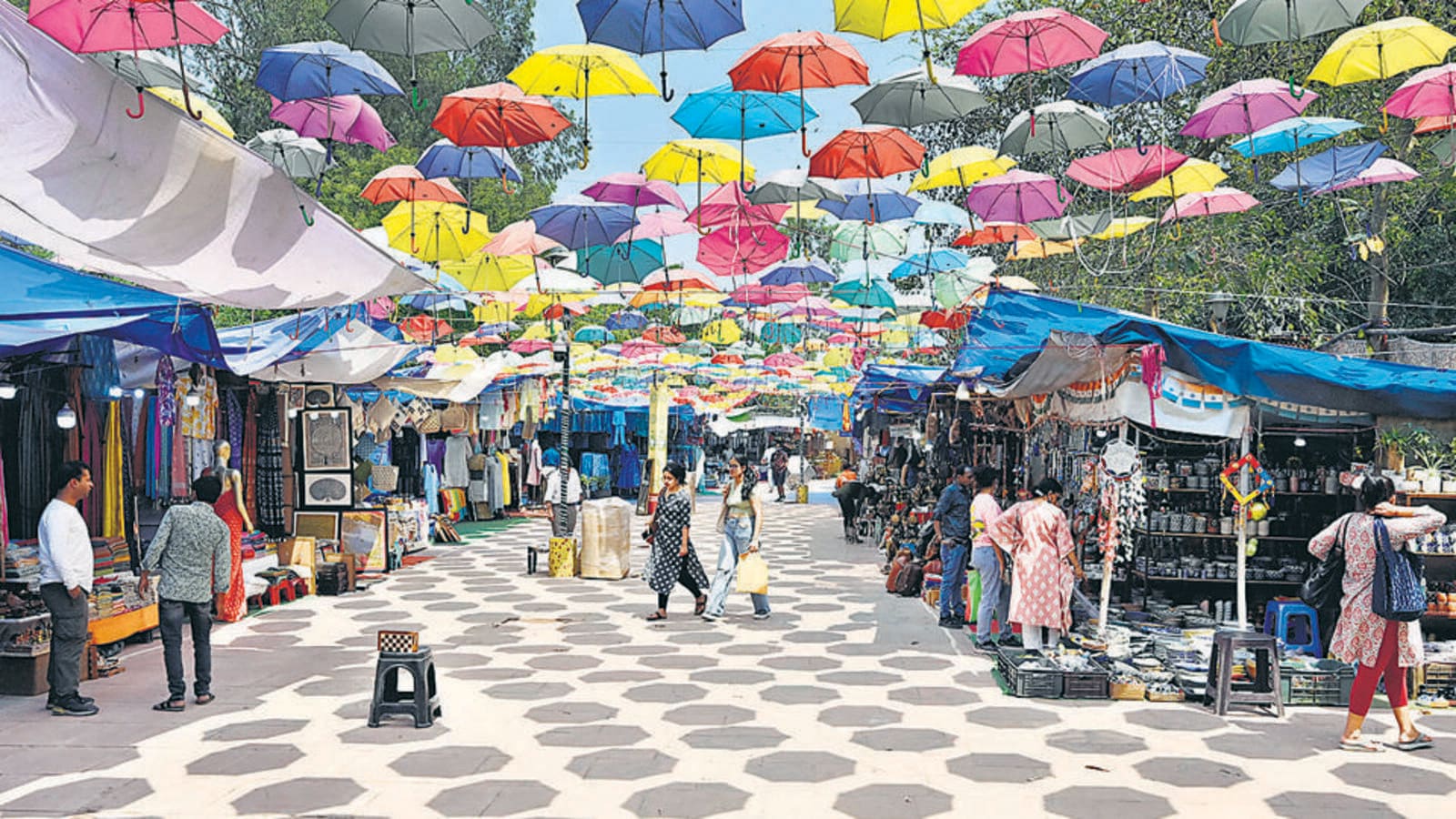 Dilli Haat INA lively stalls and visitors
