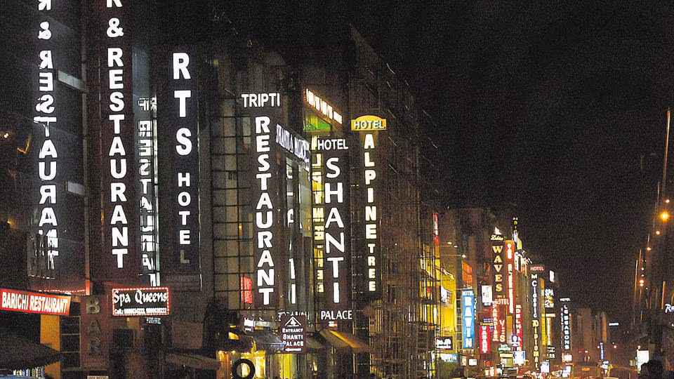 Fake hotels near Delhi Airport scam survival guide