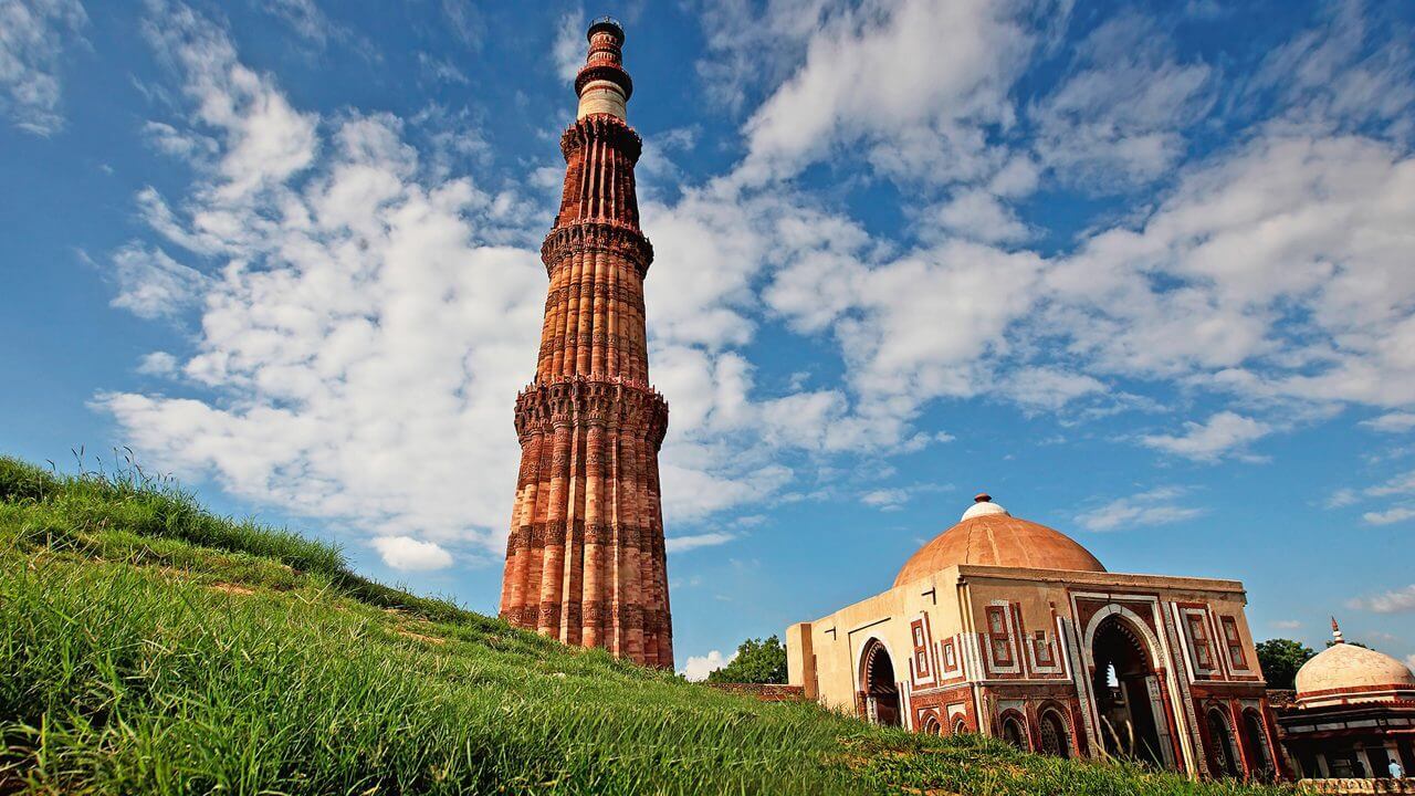 Qutub Minar towering minaret in Delhi