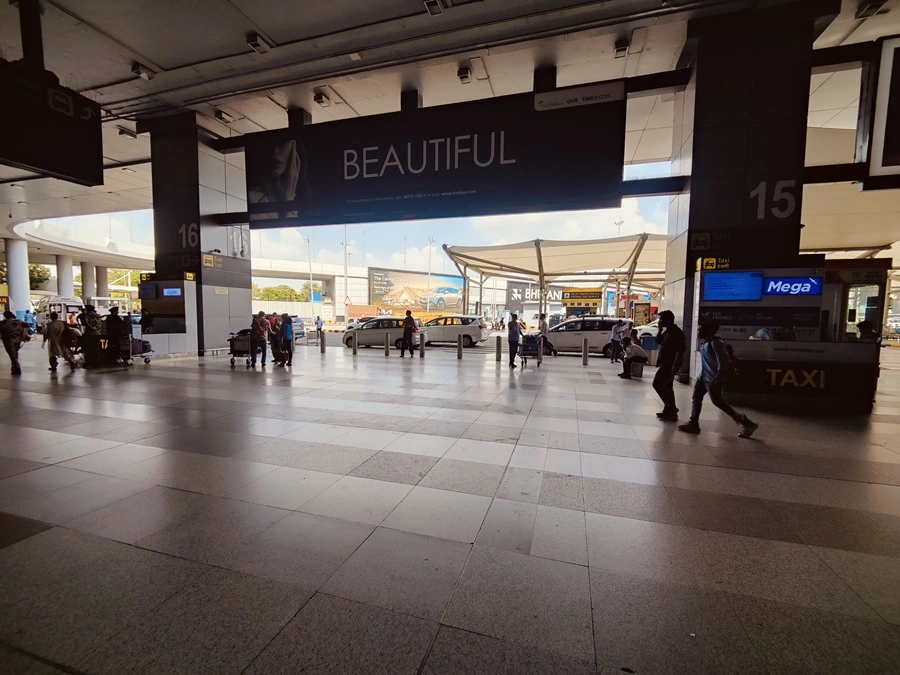 radio taxi and prepaid taxi counter at delhi airport terminal 3